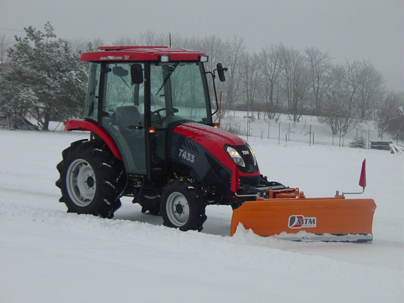 Трактор для чистки снега купить цена какие бывают минитрактора